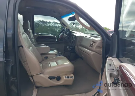 2004 Ford Excursion Limited из США, поврежденный, VIN 1FMSU43PX4EB01953